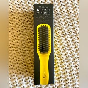 NEVER USED: Drybar Baby Brush Crush: Heated Straightening Brush